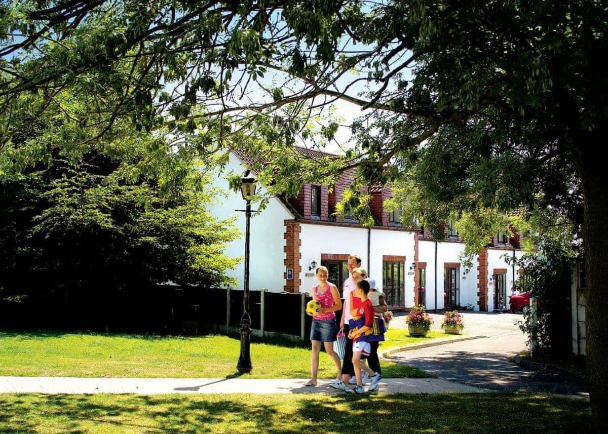 White Rose Country Cottages Thormanby Exterior photo
